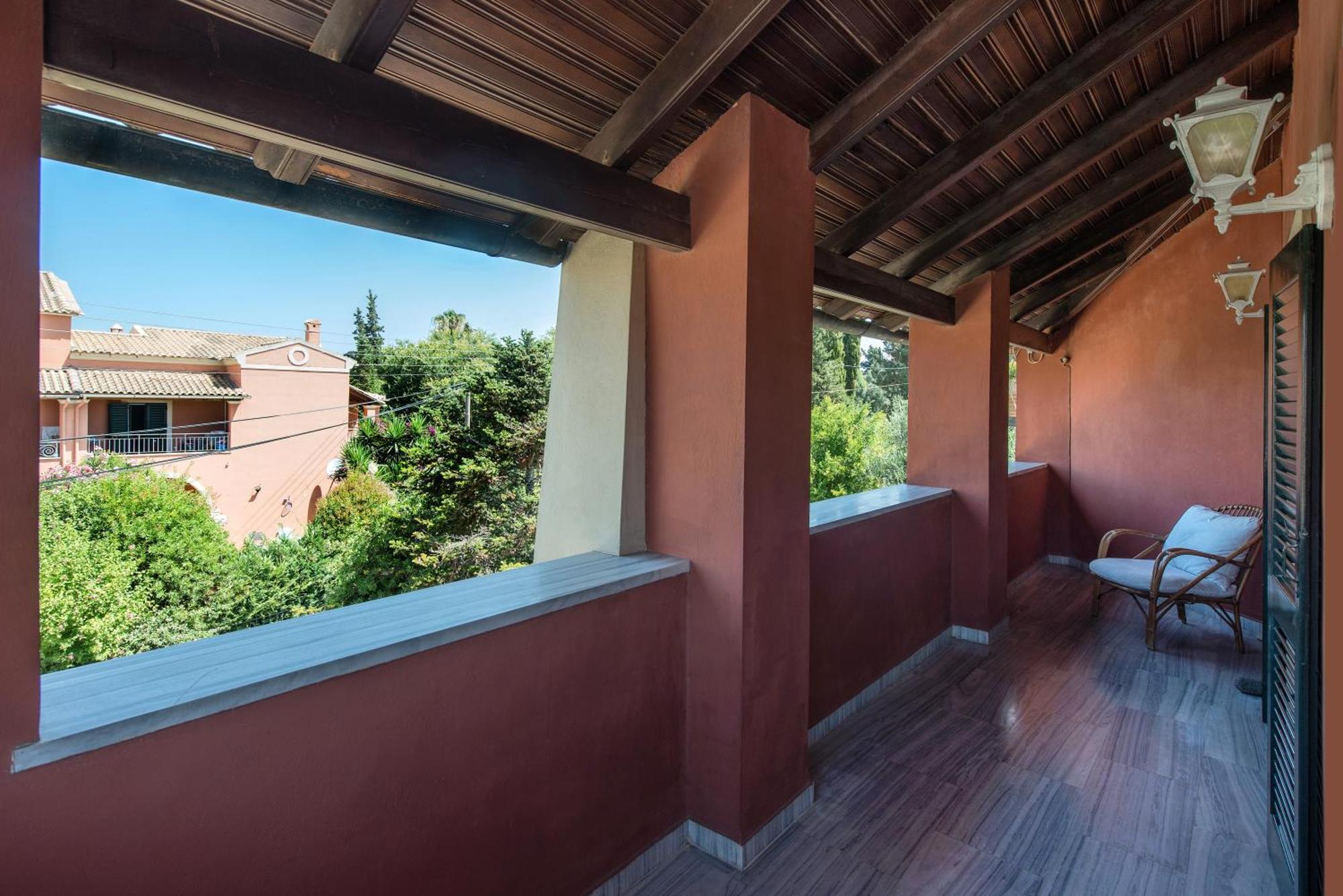 The Roof Family Apartment Alepou Exterior photo