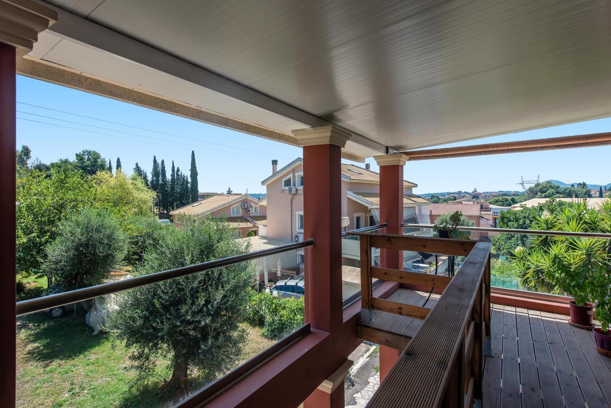 The Roof Family Apartment Alepou Exterior photo